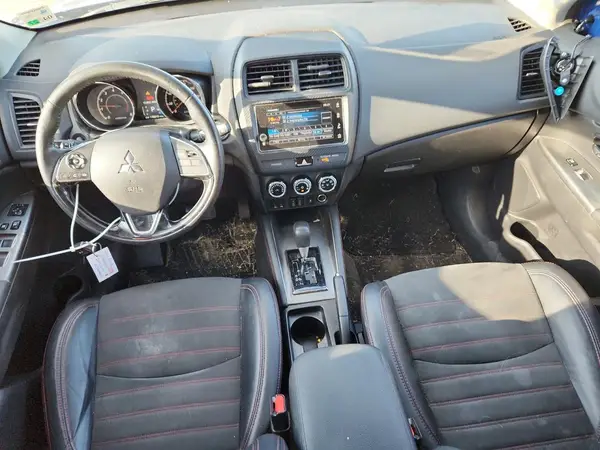 JA4AP3AW5JU012461 2018 MITSUBISHI OUTLANDER - Image 8