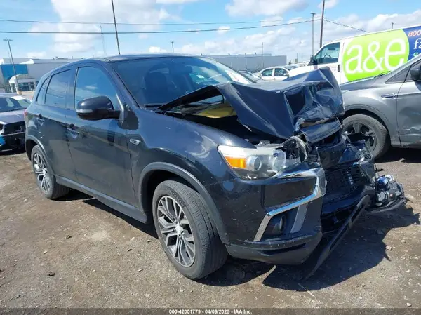 JA4AP3AW5JU014551 2018 MITSUBISHI OUTLANDER - Image 1
