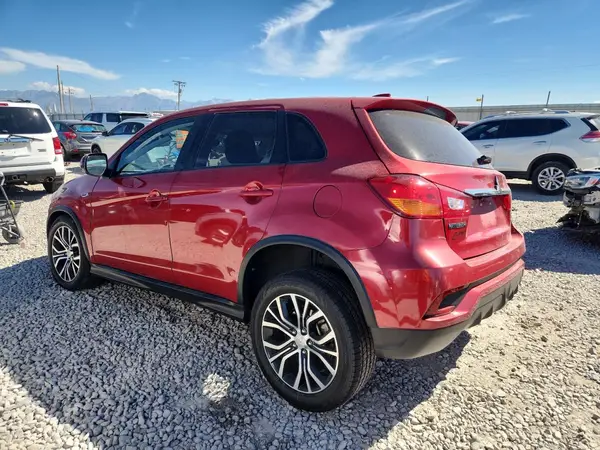 JA4AP3AW5JU015053 2018 MITSUBISHI OUTLANDER - Image 2