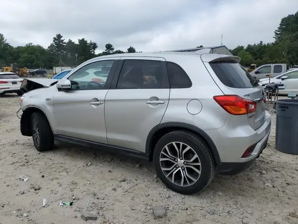 JA4AP3AW5JZ001544 2018 MITSUBISHI OUTLANDER - Image 2