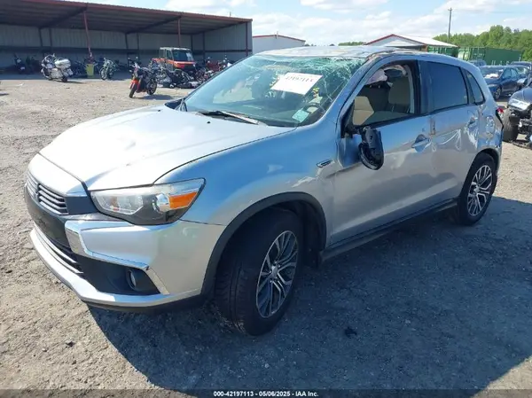 JA4AP3AW6HZ017794 2017 MITSUBISHI OUTLANDER - Image 2