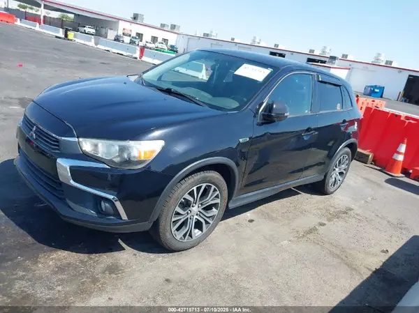 JA4AP3AW6HZ041514 2017 MITSUBISHI OUTLANDER - Image 2