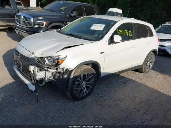 JA4AP3AW6HZ045031 2017 MITSUBISHI OUTLANDER - Image 2