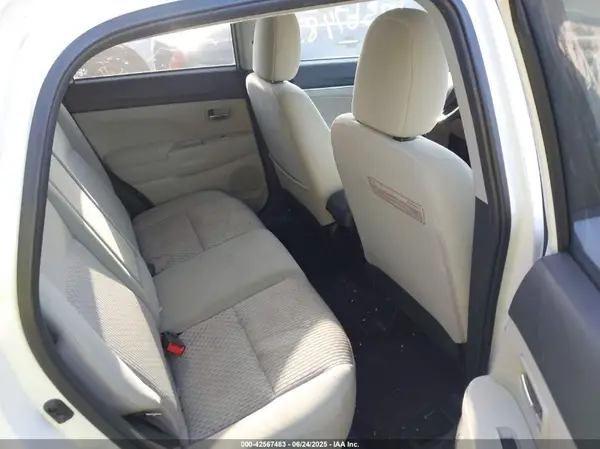 JA4AP3AW6HZ045031 2017 MITSUBISHI OUTLANDER - Image 8