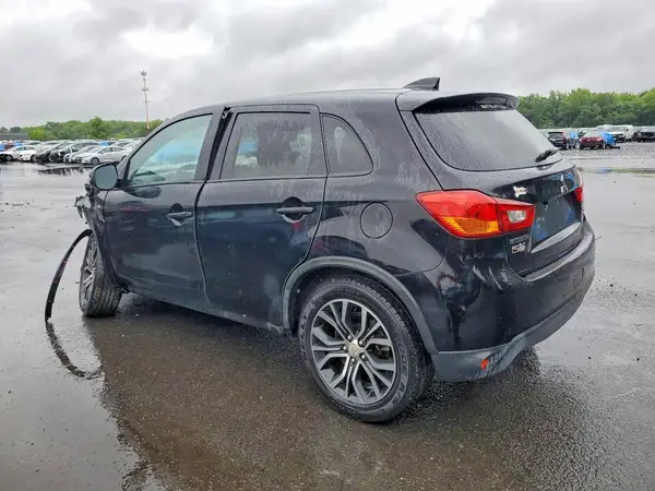 JA4AP3AW6HZ060127 2017 MITSUBISHI OUTLANDER - Image 2