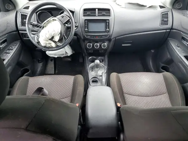 JA4AP3AW6HZ060127 2017 MITSUBISHI OUTLANDER - Image 8