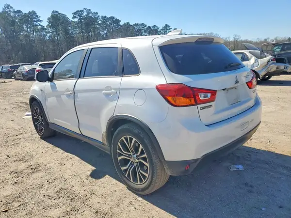JA4AP3AW6HZ066431 2017 MITSUBISHI OUTLANDER - Image 2