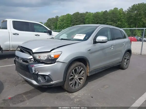 JA4AP3AW6JU013151 2018 MITSUBISHI OUTLANDER - Image 2