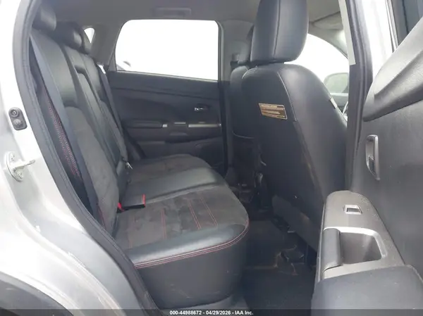 JA4AP3AW6JU013151 2018 MITSUBISHI OUTLANDER - Image 8