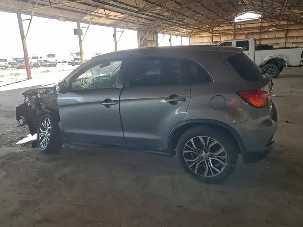 JA4AP3AW6JU015417 2018 MITSUBISHI OUTLANDER - Image 2