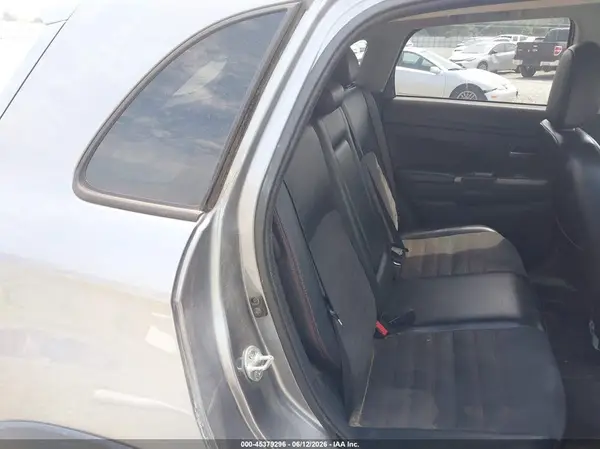 JA4AP3AW6JZ034312 2018 MITSUBISHI OUTLANDER - Image 8