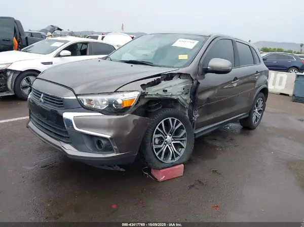 JA4AP3AW7HZ028027 2017 MITSUBISHI OUTLANDER - Image 2