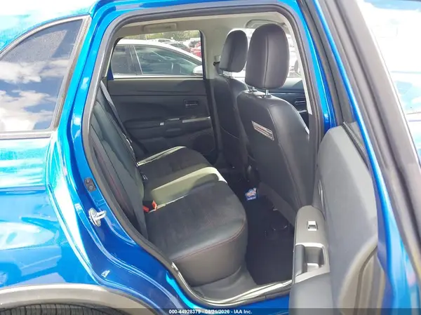 JA4AP3AW7JU009478 2018 MITSUBISHI OUTLANDER - Image 8