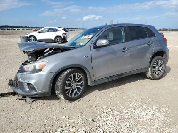 JA4AP3AW7JU015684 2018 MITSUBISHI OUTLANDER - Image 1
