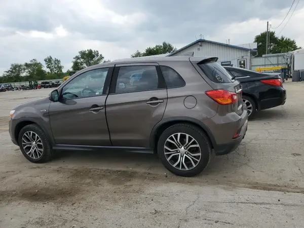 JA4AP3AW7JU017631 2018 MITSUBISHI OUTLANDER - Image 2