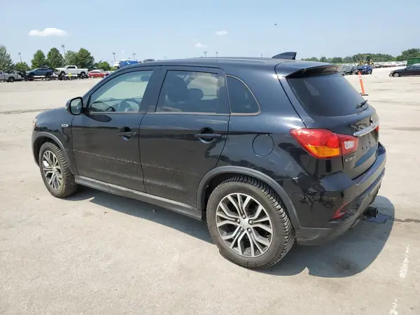 JA4AP3AW7JU018990 2018 MITSUBISHI OUTLANDER - Image 2