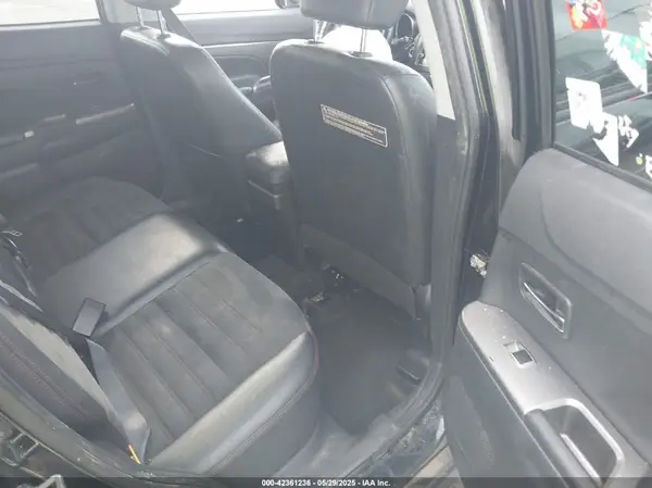 JA4AP3AW7JU019878 2018 MITSUBISHI OUTLANDER - Image 8