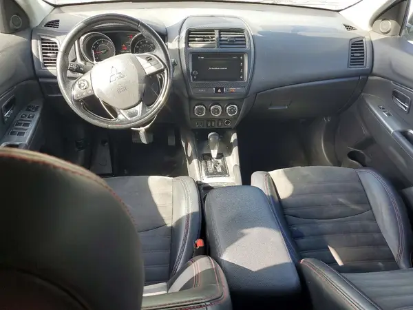 JA4AP3AW7JU021601 2018 MITSUBISHI OUTLANDER - Image 8