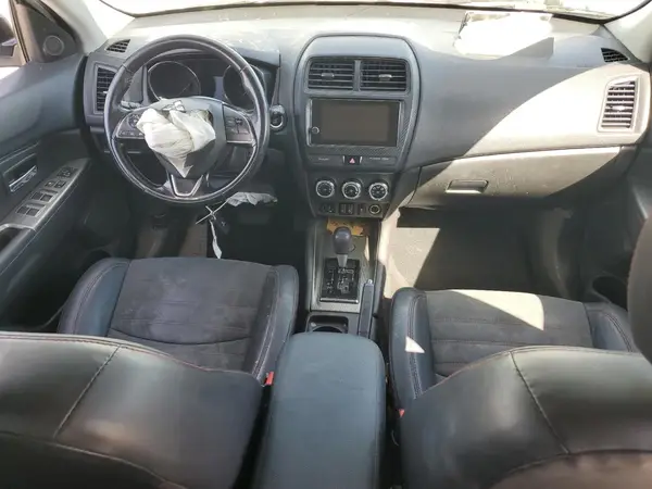 JA4AP3AW7JZ009418 2018 MITSUBISHI OUTLANDER - Image 8