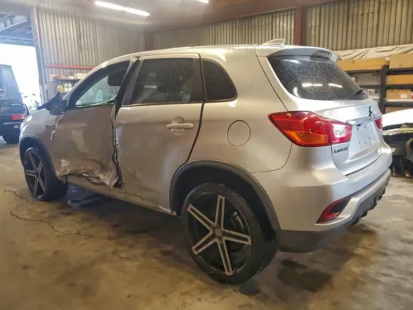 JA4AP3AW7JZ030978 2018 MITSUBISHI OUTLANDER - Image 2