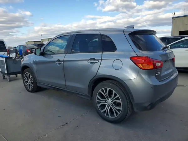 JA4AP3AW8HZ017635 2017 MITSUBISHI OUTLANDER - Image 2