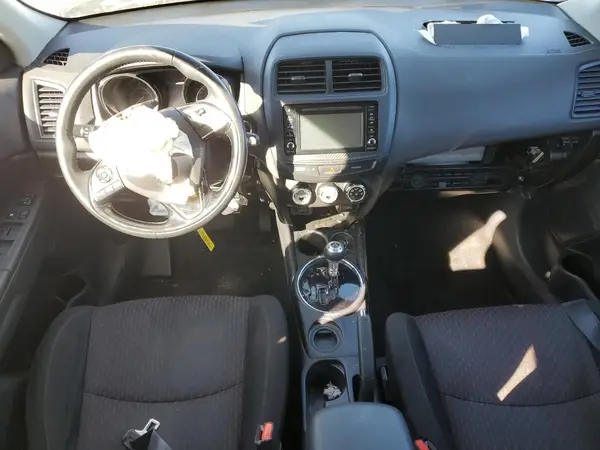 JA4AP3AW8HZ018218 2017 MITSUBISHI OUTLANDER - Image 8