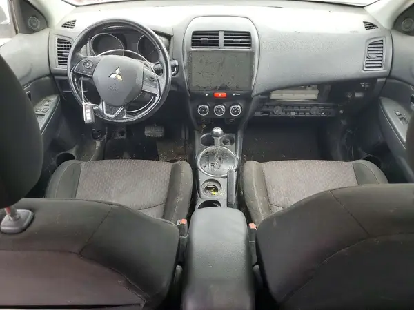 JA4AP3AW8HZ020096 2017 MITSUBISHI OUTLANDER - Image 8