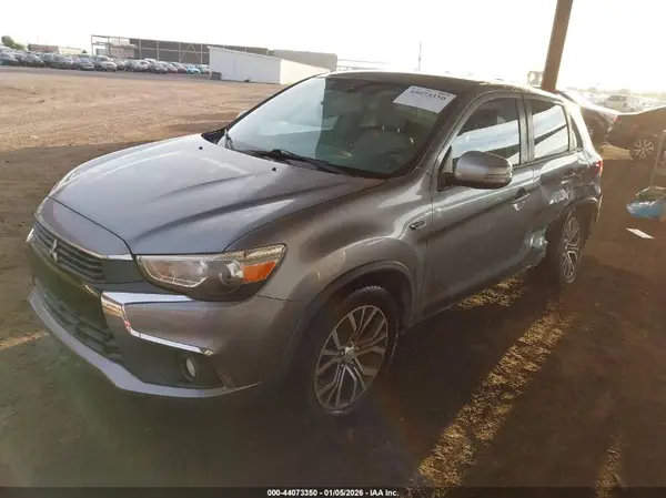 JA4AP3AW8HZ034225 2017 MITSUBISHI OUTLANDER - Image 2