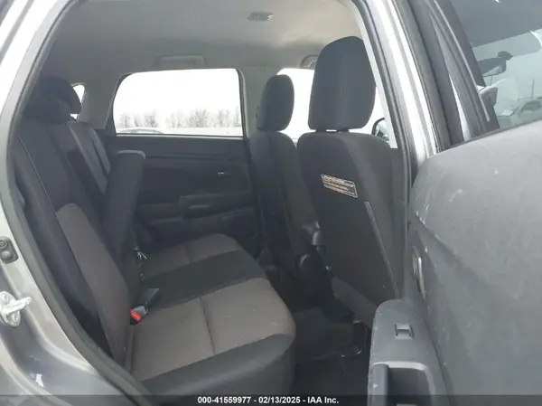 JA4AP3AW8HZ066530 2017 MITSUBISHI OUTLANDER - Image 8