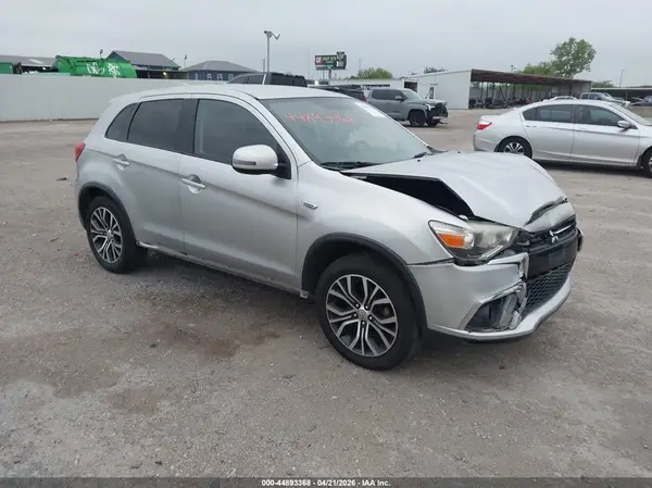 JA4AP3AW8JU001633 2018 MITSUBISHI OUTLANDER - Image 1