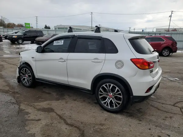 JA4AP3AW8JU008131 2018 MITSUBISHI OUTLANDER - Image 2