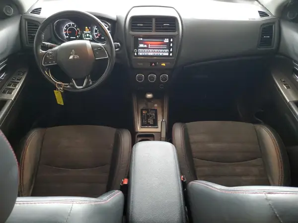 JA4AP3AW8JU008131 2018 MITSUBISHI OUTLANDER - Image 8