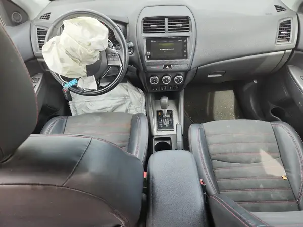 JA4AP3AW8JU011370 2018 MITSUBISHI OUTLANDER - Image 8