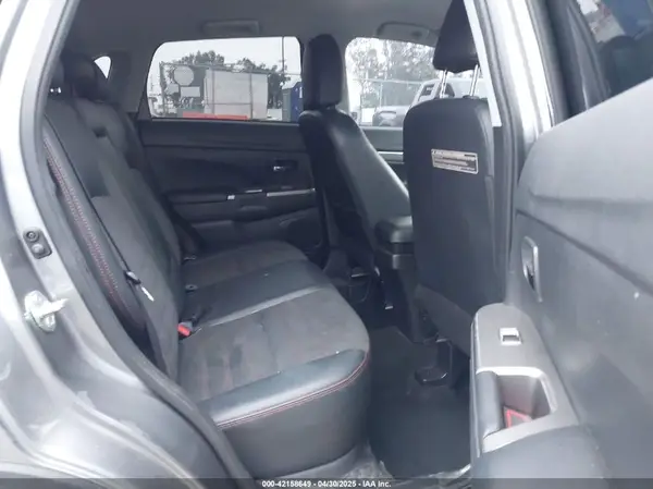JA4AP3AW8JU013880 2018 MITSUBISHI OUTLANDER - Image 8
