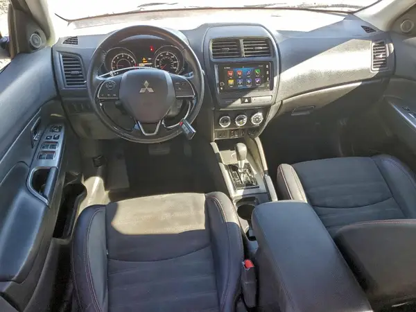 JA4AP3AW8JU014947 2018 MITSUBISHI OUTLANDER - Image 8