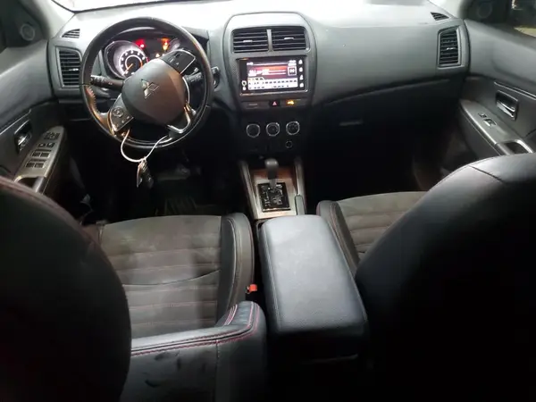 JA4AP3AW8JU020196 2018 MITSUBISHI OUTLANDER - Image 8