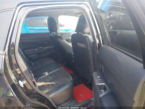 JA4AP3AW8JU024233 2018 MITSUBISHI OUTLANDER - Image 8