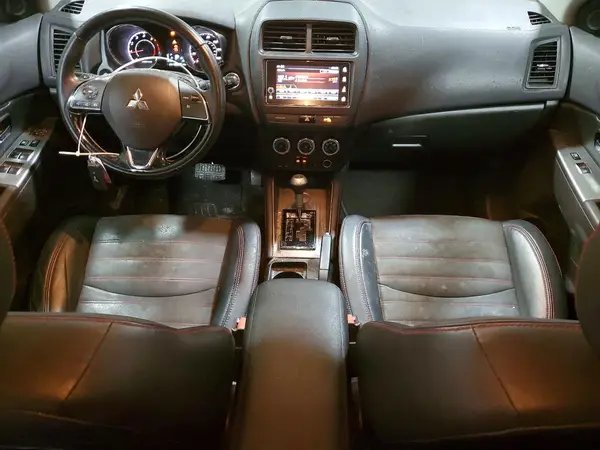 JA4AP3AW8JZ025997 2018 MITSUBISHI OUTLANDER - Image 8