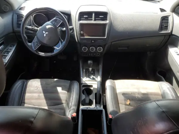 JA4AP3AW8JZ032612 2018 MITSUBISHI OUTLANDER - Image 8