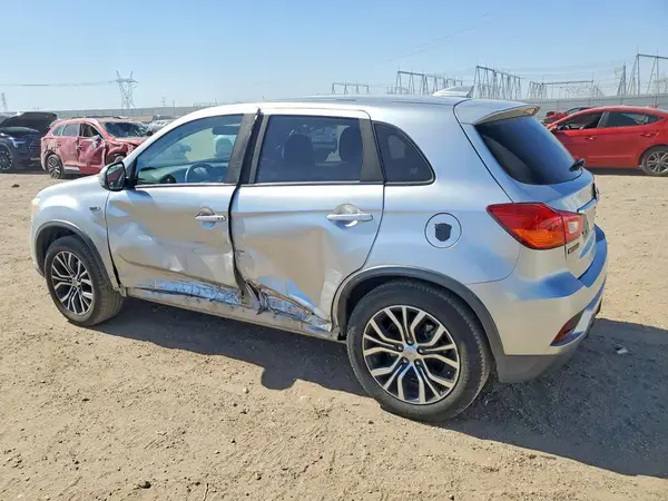 JA4AP3AW8JZ036000 2018 MITSUBISHI OUTLANDER - Image 2