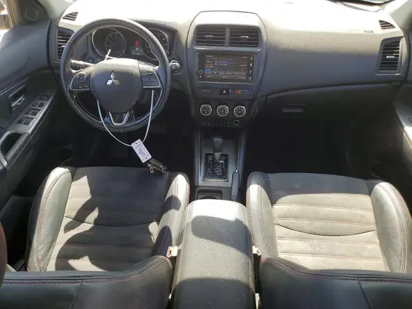 JA4AP3AW8JZ036000 2018 MITSUBISHI OUTLANDER - Image 8