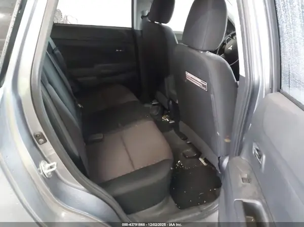 JA4AP3AW9HZ045220 2017 MITSUBISHI OUTLANDER - Image 8