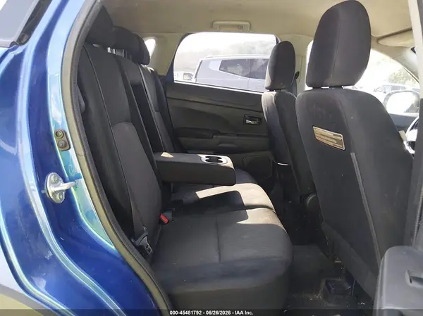 JA4AP3AW9HZ048053 2017 MITSUBISHI OUTLANDER - Image 8