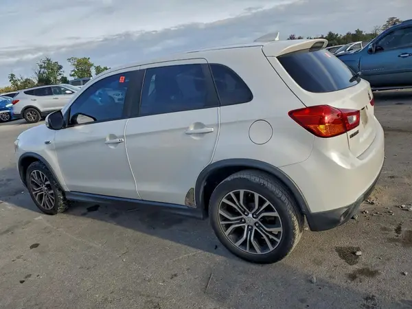 JA4AP3AW9HZ064947 2017 MITSUBISHI OUTLANDER - Image 2