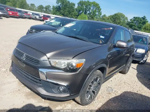 JA4AP3AW9HZ066293 2017 MITSUBISHI OUTLANDER - Image 2