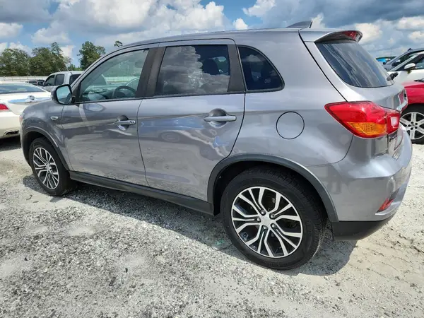 JA4AP3AW9JU001284 2018 MITSUBISHI OUTLANDER - Image 2