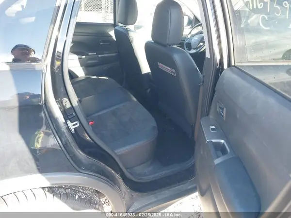 JA4AP3AW9JU002077 2018 MITSUBISHI OUTLANDER - Image 8