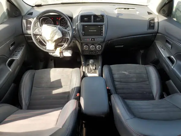 JA4AP3AW9JU002094 2018 MITSUBISHI OUTLANDER - Image 8
