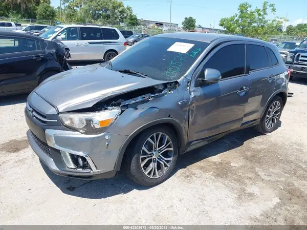 JA4AP3AW9JU012575 2018 MITSUBISHI OUTLANDER - Image 2