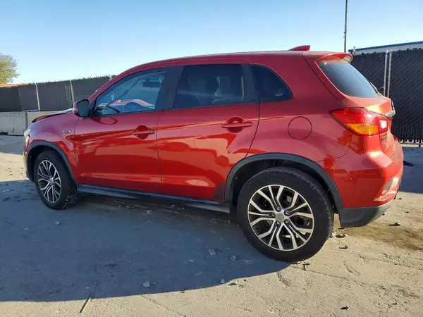 JA4AP3AW9JU012656 2018 MITSUBISHI OUTLANDER - Image 2